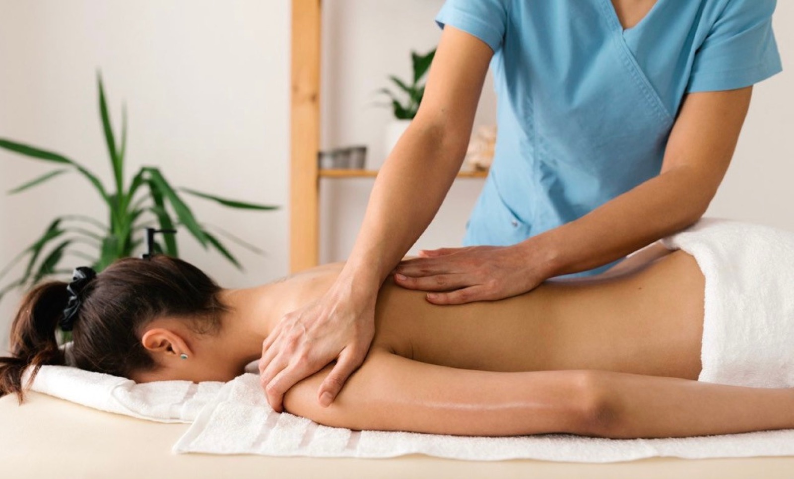 Deep hydration facial treatment