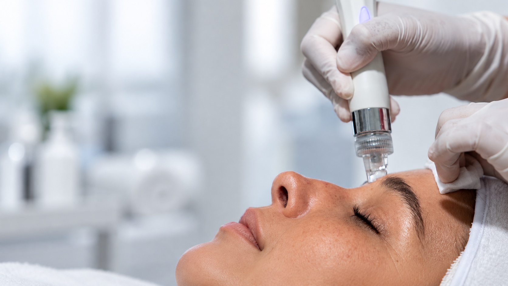 Deep cleansing facial with a clear-tipped cleansing wand
